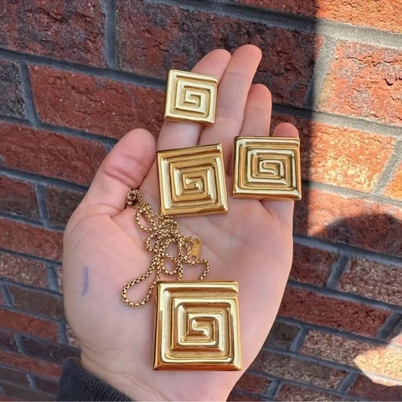 Santorini 18K Gold Stainless Steel Loop Set - Picture 10 of 11